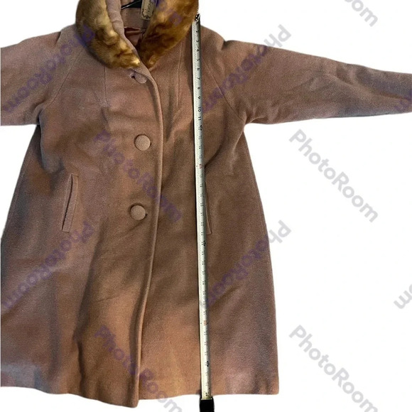 Beautiful Vintage Mary Lane 3 button winter coat with fur detailing by neckline - Picture 5 of 7